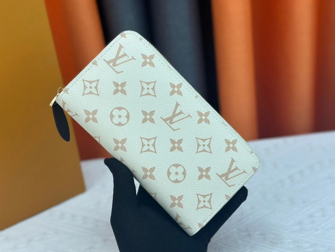 [Louis Vuitton] Long wallet - attractive for its compact and functional design!