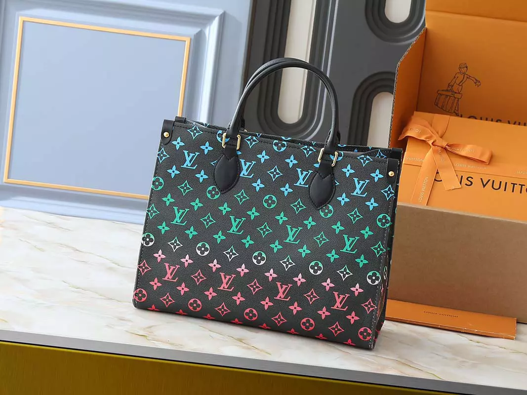 2 Colors Small:9.8″x7.5″x4.5″ Big:13.4″x10.2″x5.1″ Leather Woman’s Handbag BB-15036