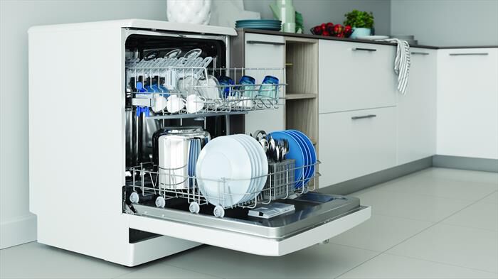 INDESIT - Lavastoviglie IN2FE14CNP80W Classe E 14 coperti
