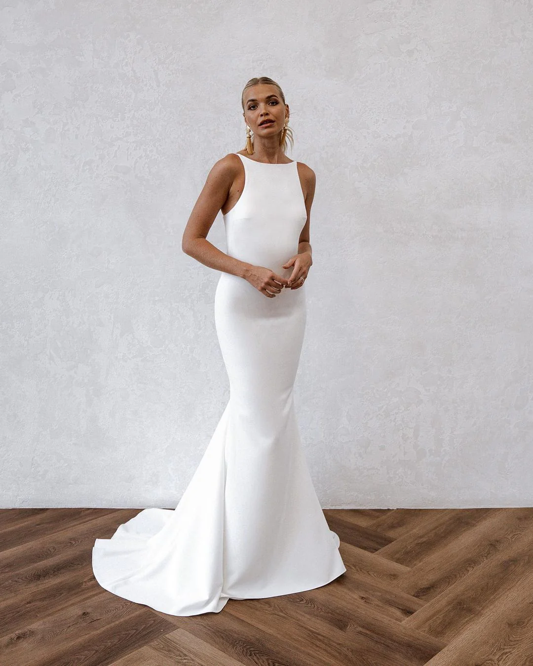 Elegant Simple Mermaid Scoop Neck Soft Satin Long Wedding Dress