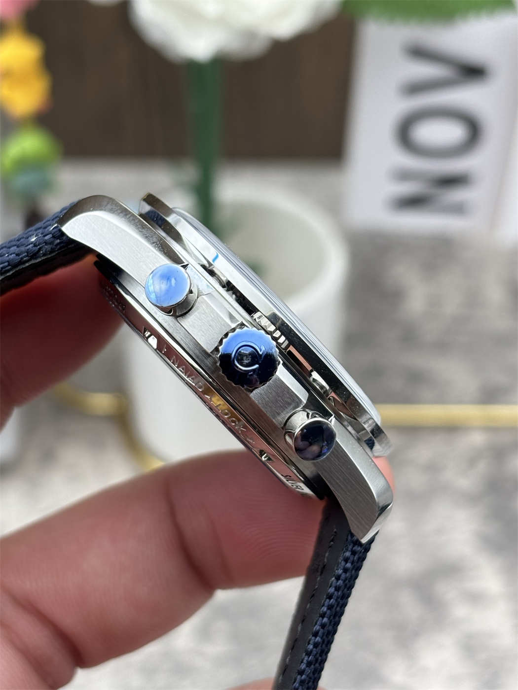 Omega Speedmaster Snoopy Replica 310.32.42.50.02.001 – Silver Snoopy Manual Chronograph 42mm