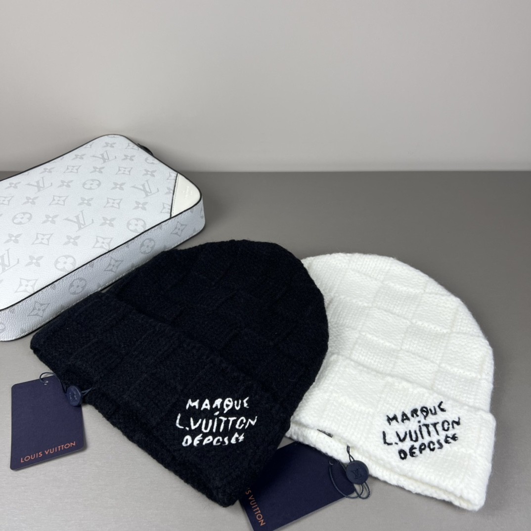 LV Beanies（Multiple colors）