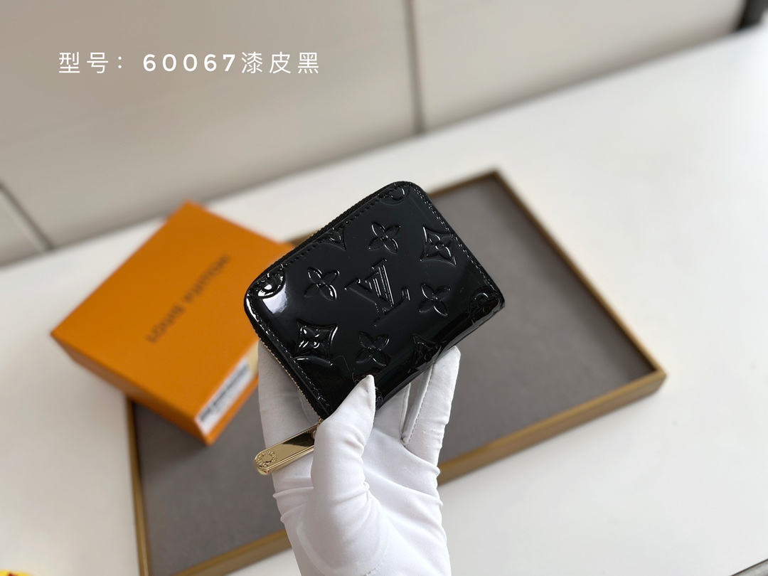 4colors Patent Leather wallet 4.3″x3.1″x0.8″ BB-91800073