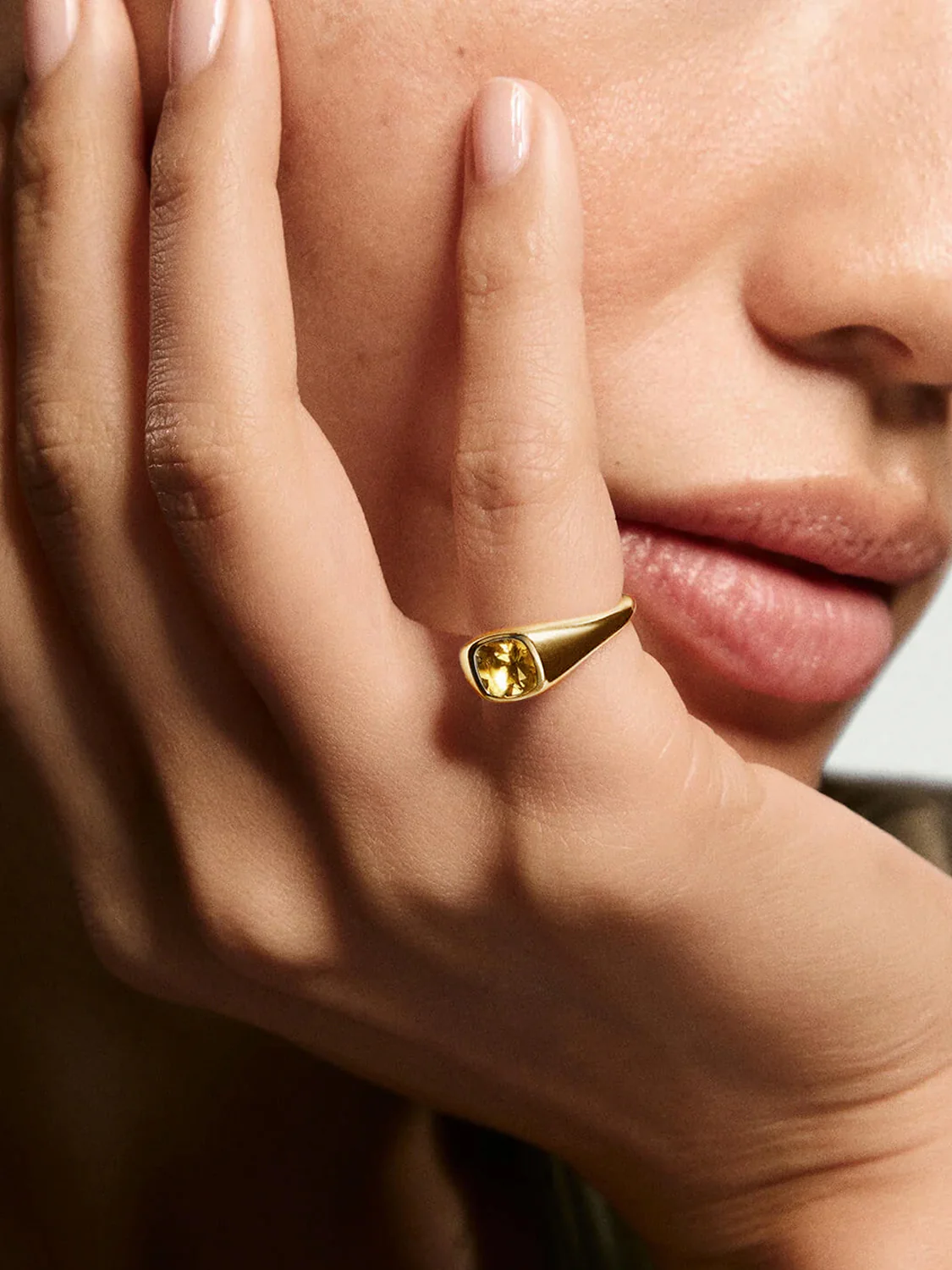 Citrine Glow Signet Ring