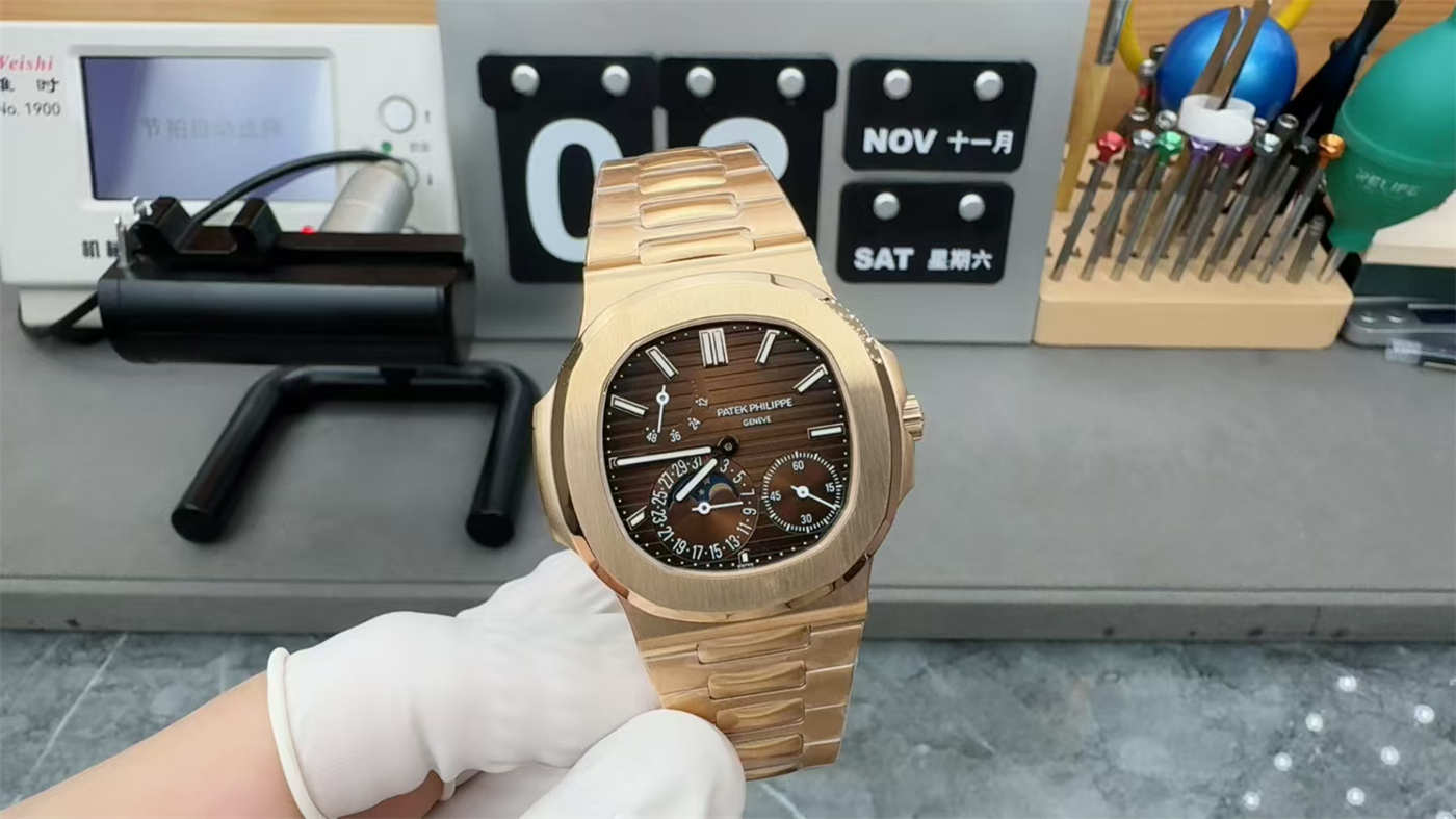 Patek Philippe Nautilus 5712/1R Replica – Rose Gold Moonphase Watch