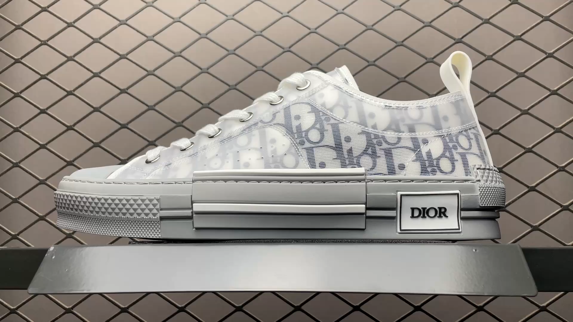 DR B23 LOW TOP OBLIQUE
