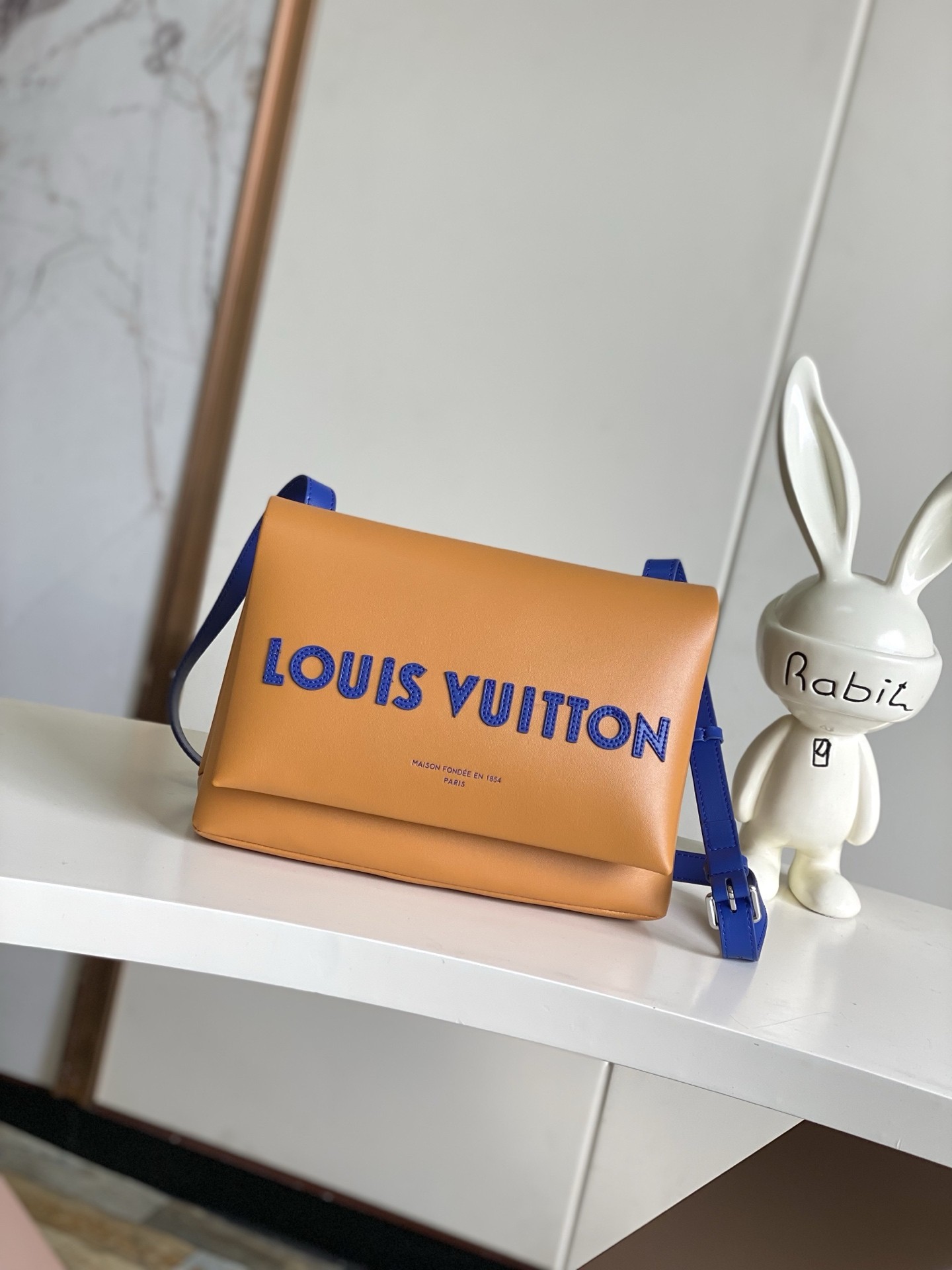 LV Shoulder bag M12988 24x19x18cm