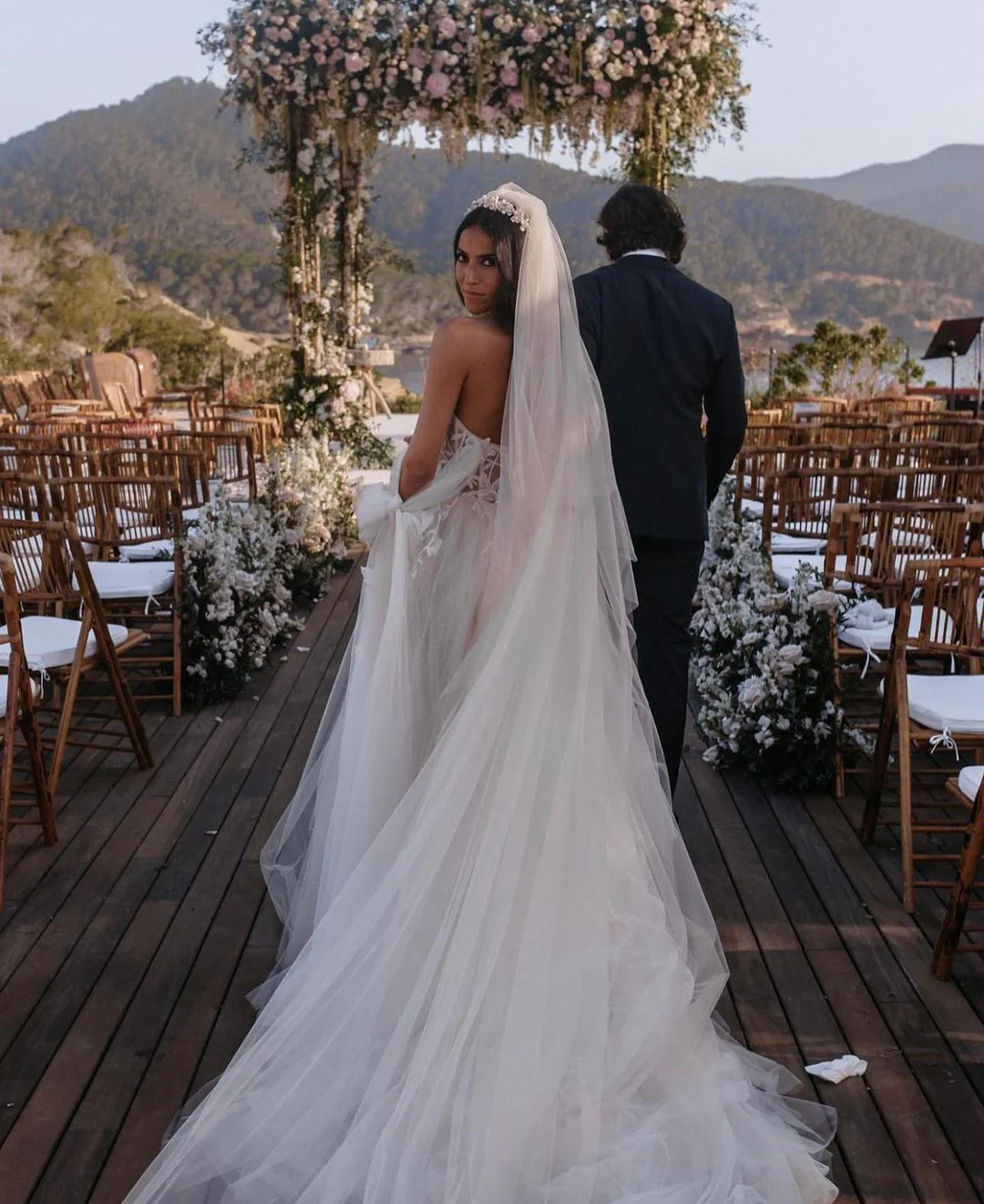Cute A Line Sweetheart Tulle Wedding Dress with Appliques