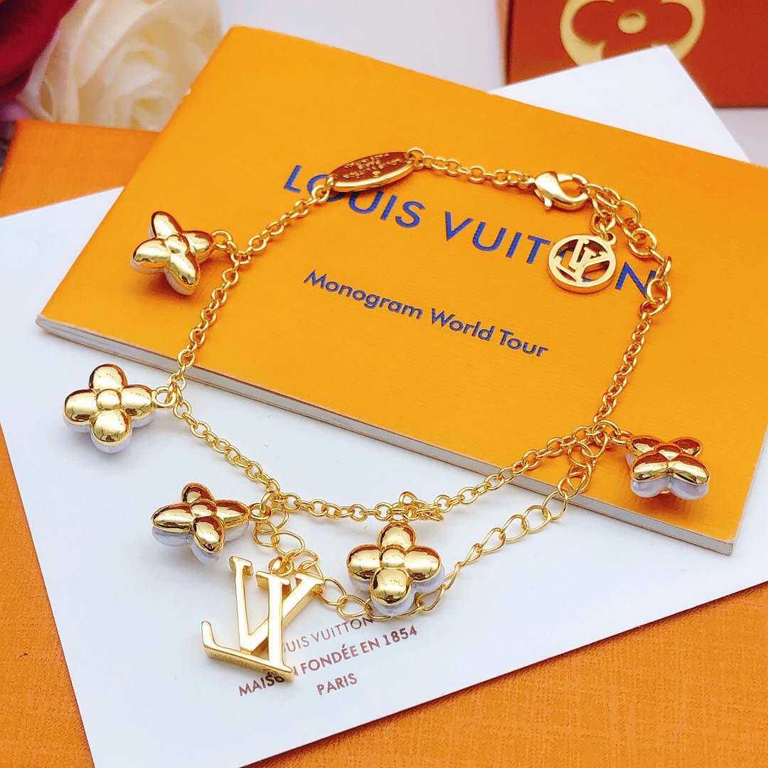 Classic Bracelet With Flowers Pendants VVSL-9110073
