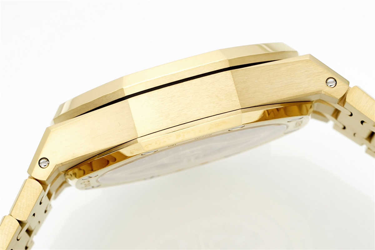 AP 26240BA Replica – Luxury Yellow Gold Royal Oak Chronograph by APS Factory