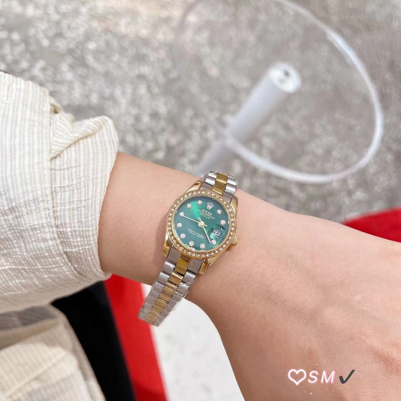 Classic Watch with Metal straps WB-7180011