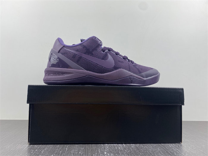 NK Kobe 8 Black Mamba Collection Fade to Black BB9456-551