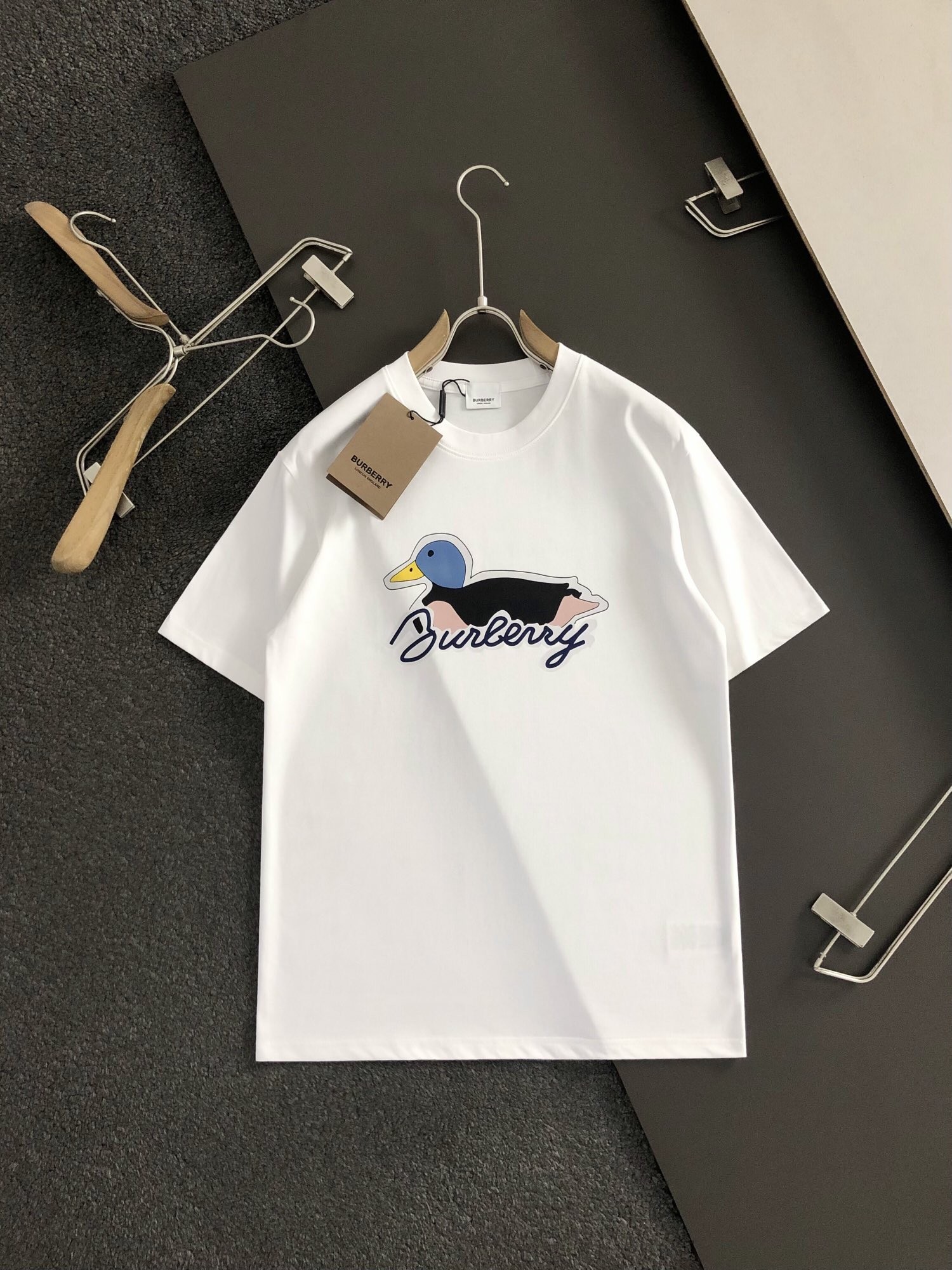 BBR Black reachable duck cartoon footprint T-shirt