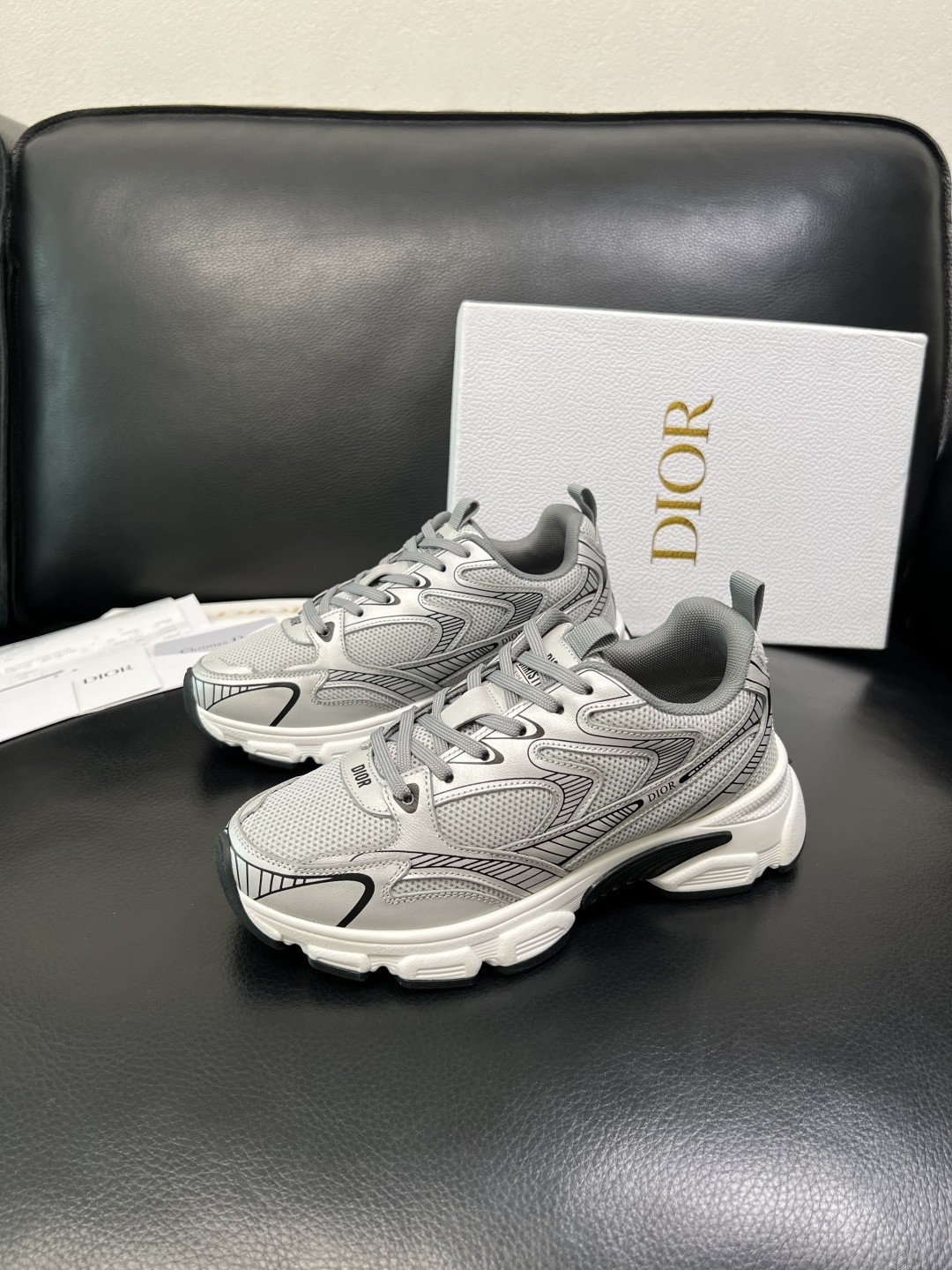 DR Sneaker