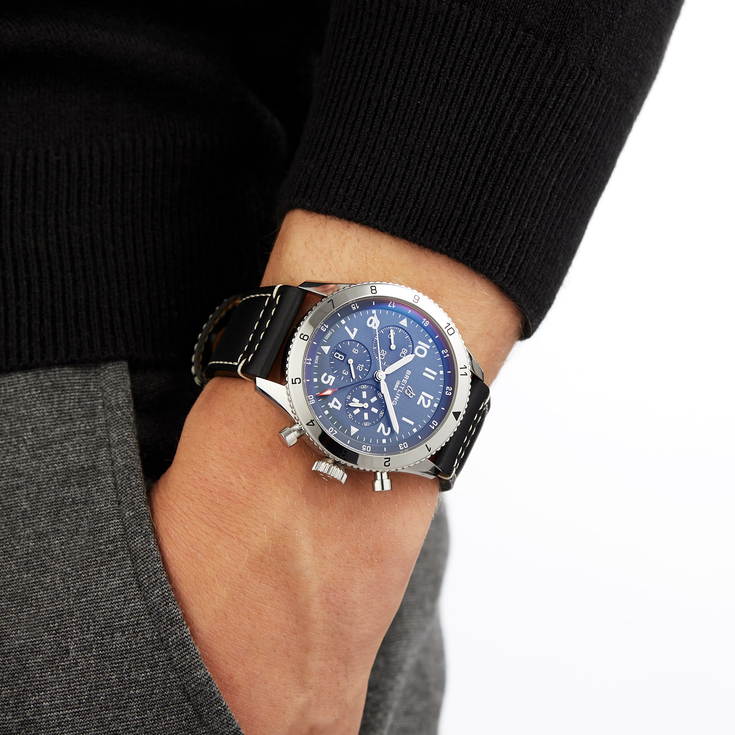 Breitling Super AVI B04 Chronograph GMT 46 Tribute to Vought F4U Corsair-P17532020