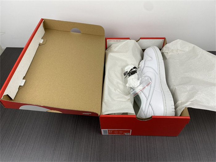 NK Dunk Low Triple White DD1503-109