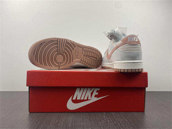 NK Dunk Low Fossil Rose DH7577-001