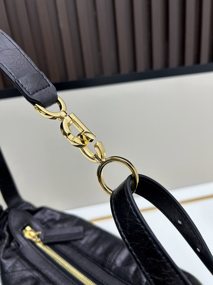 DR Shoulder bag 25.5x15.5x14cm