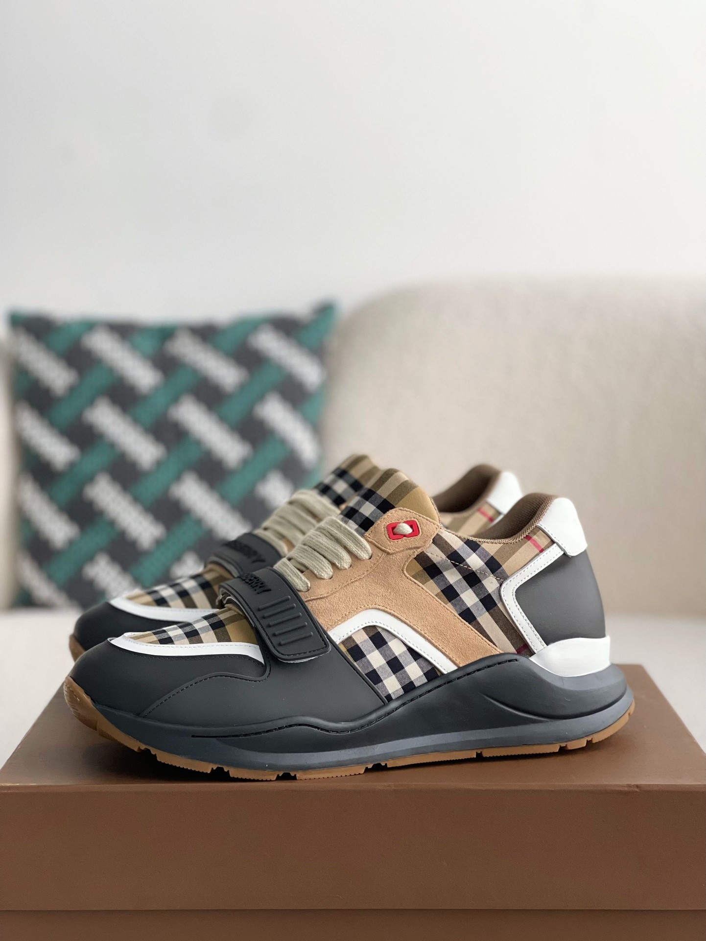 BBR Low cut casual sports shoes