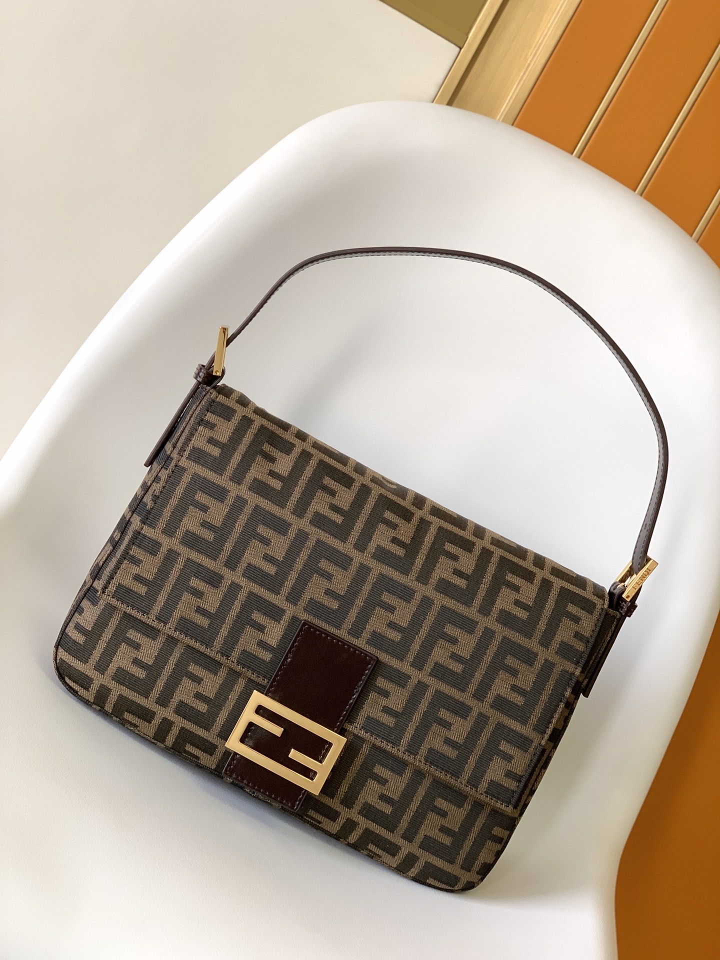 FD Vintage Size:29x21x12cm