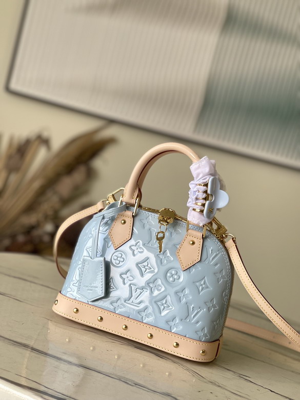 LV Handbag 18x12x8cm