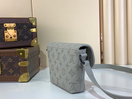 LV Shoulder bag