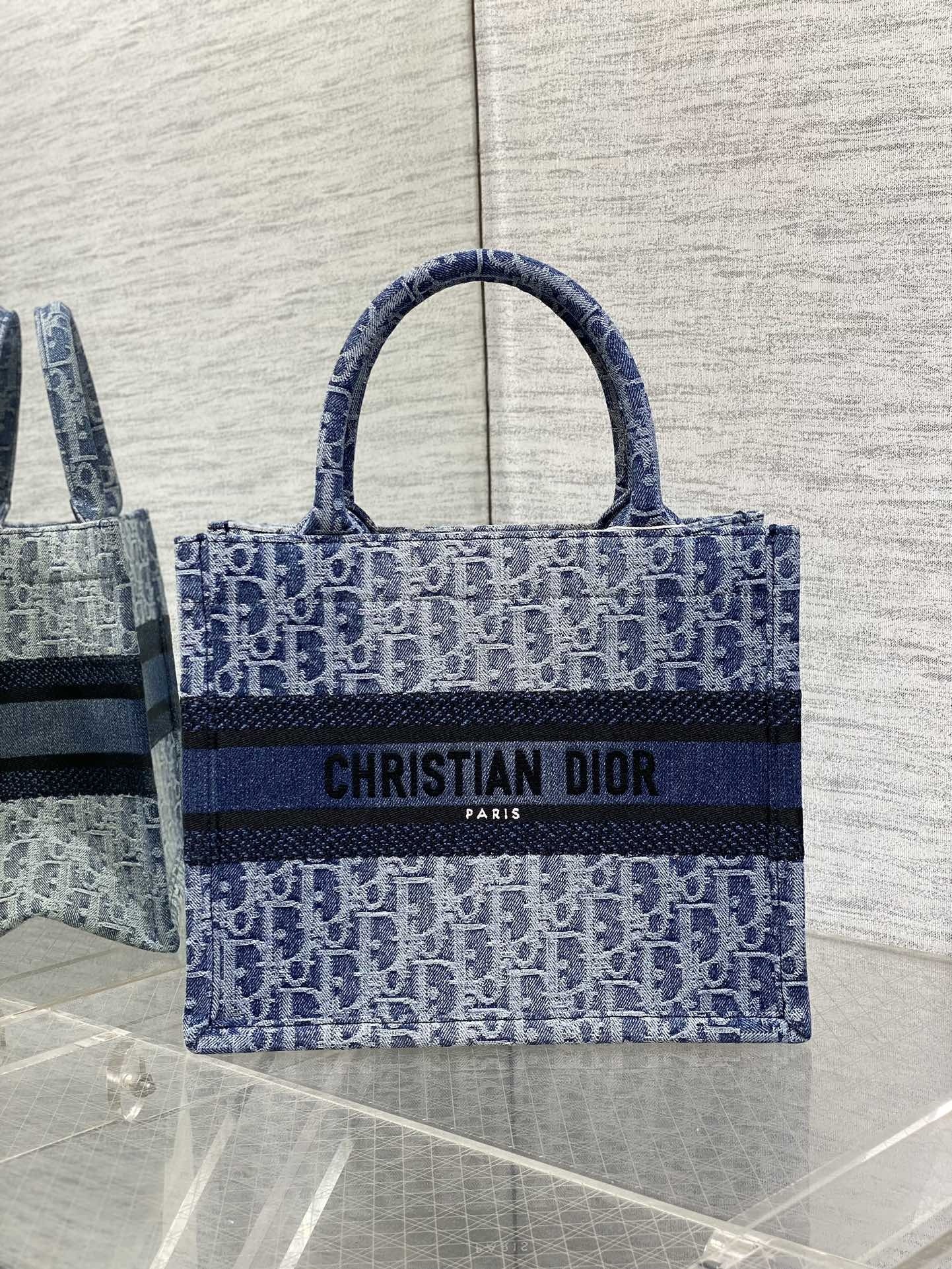DR BOOK Tote 26x22x8cm