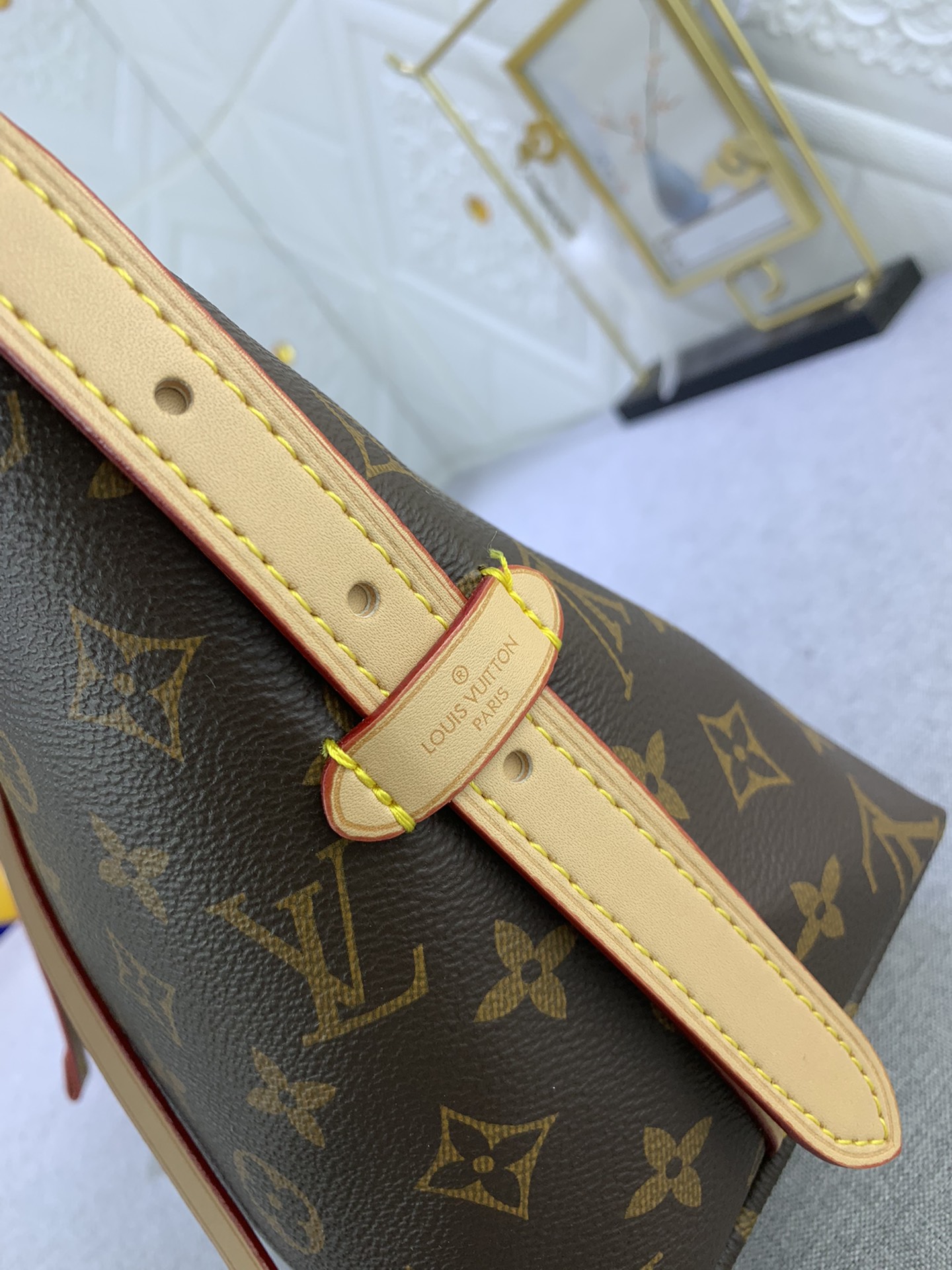 Woman’s handbag 11.4″x9.4″x4.7″ BB-9180001000572