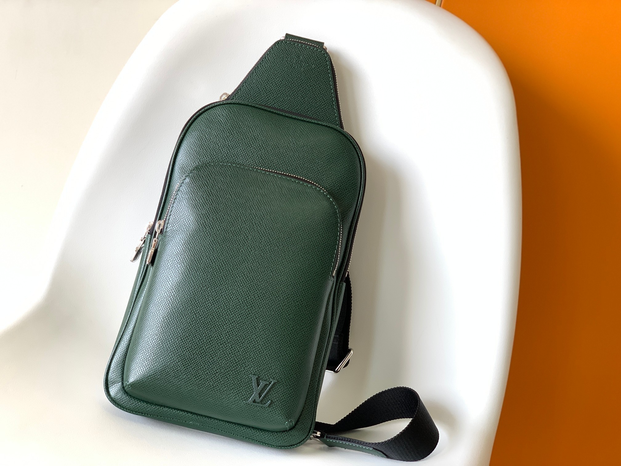 LV AVENUE NM Shoulder bag 20*31*7cm（Multiple colors）