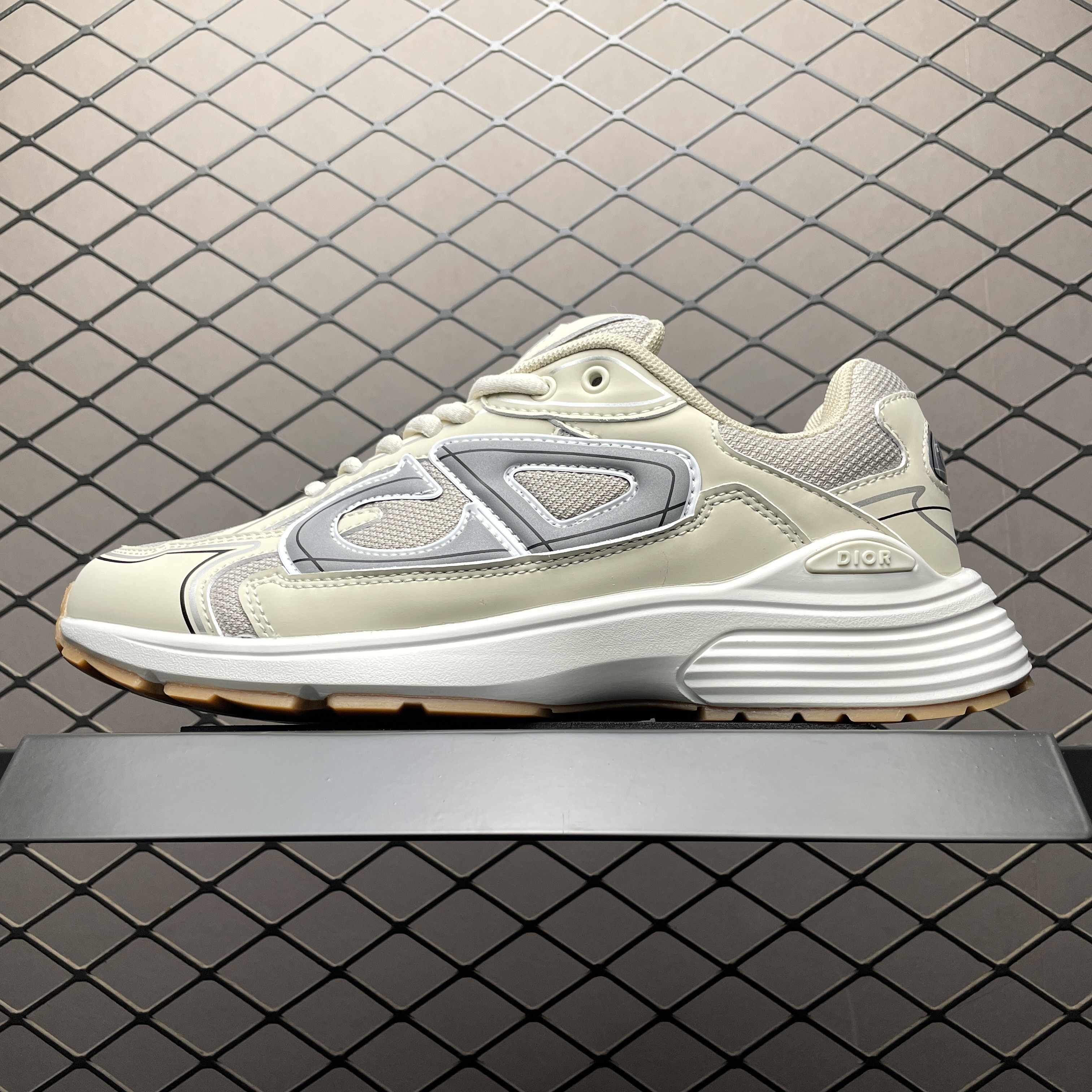 DR B30 Sneakers