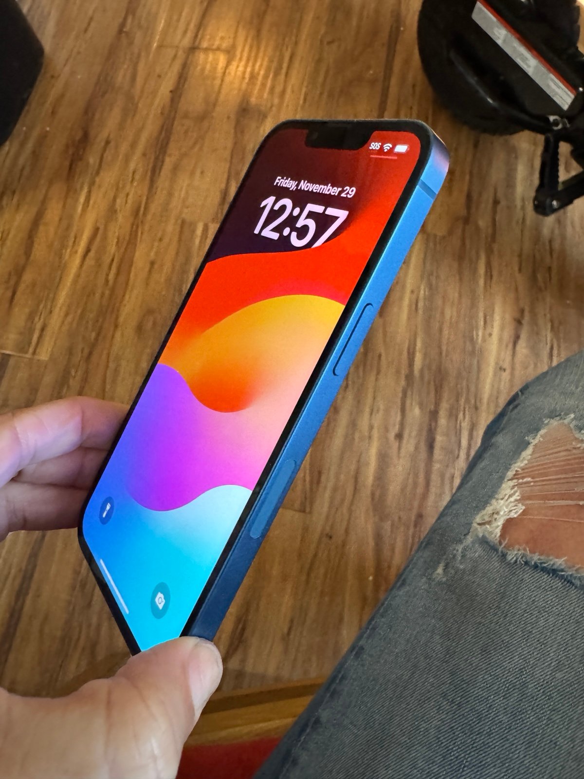 iPhone 13 2B37