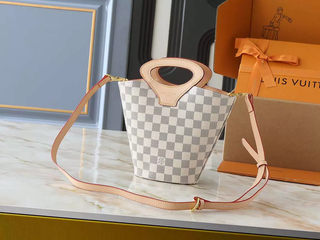 Size 4.7″x7.1″x2.8″ Leather Bucket bag BB-14033