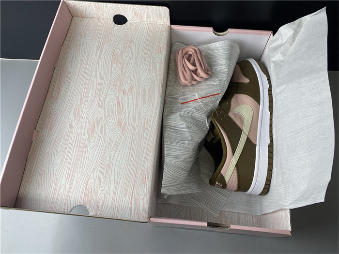 NK Dunk SB Low Stussy Cherry 304292-671