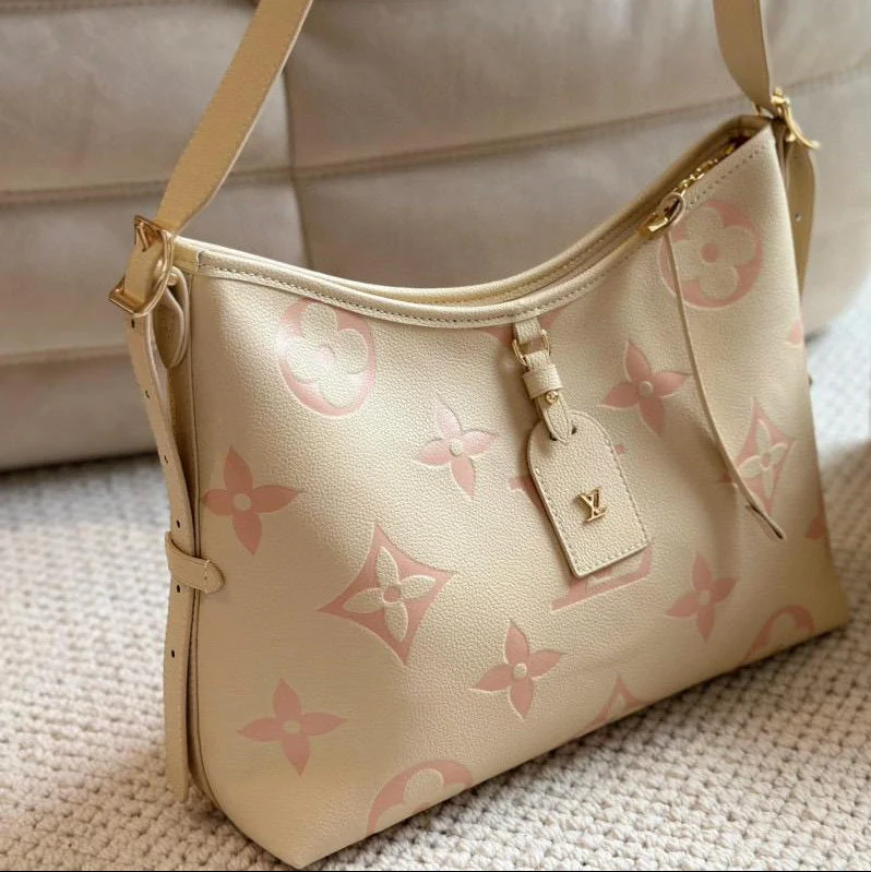 [Louis Vuitton] New Arrival ★ Very Popular ★ Carry All | Elegant and luxurious cream color ♪ Limited quantity available!