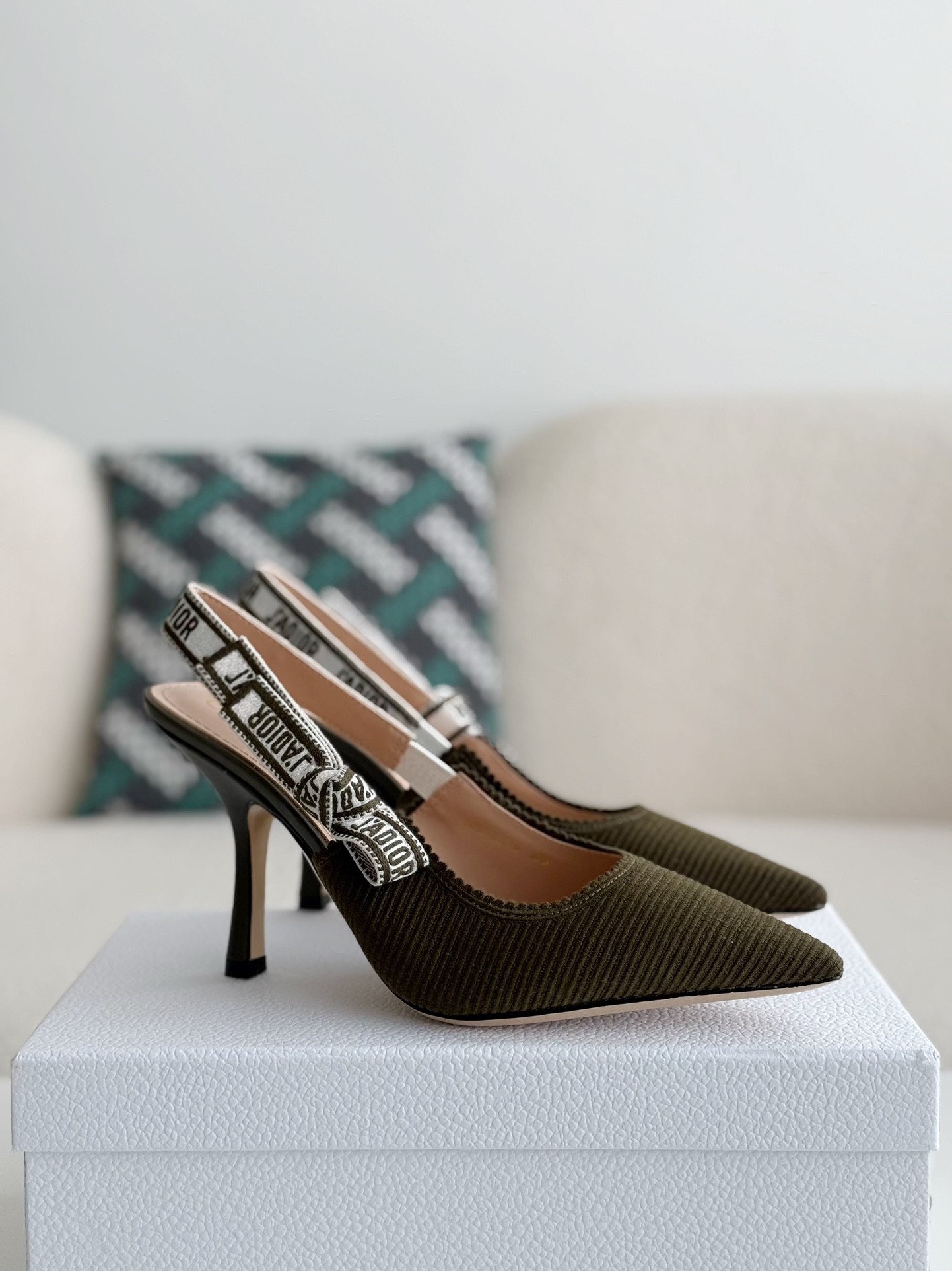 DR Pointed toe slingback high heels 6.5cm