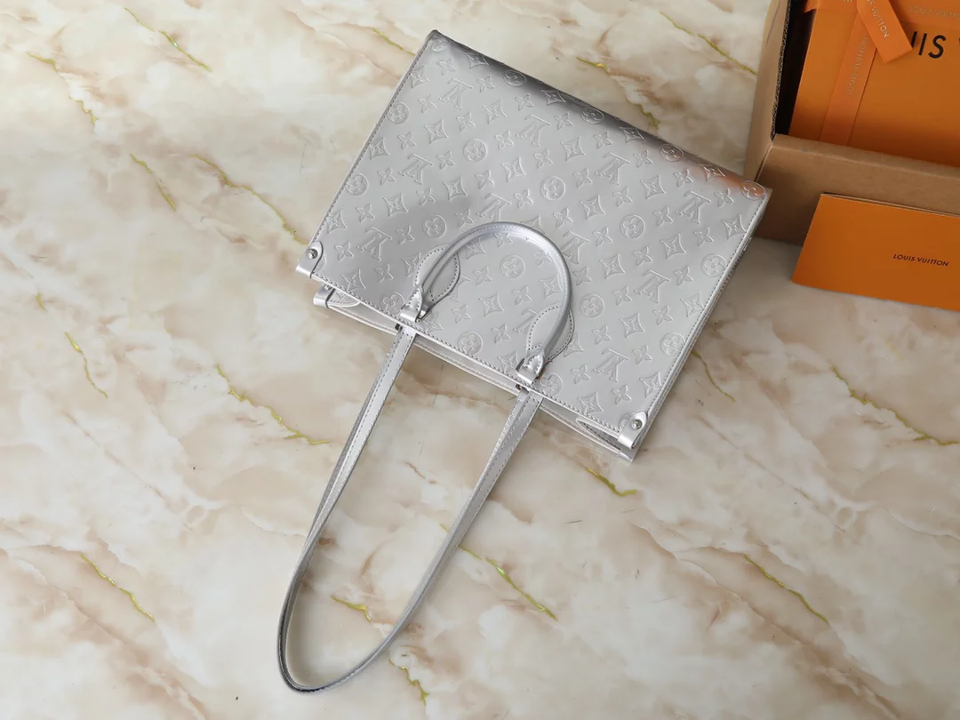 Genuine leather Size 13.8″x10.6″x5.5″ Silver Woman’s Handbag BB-921944