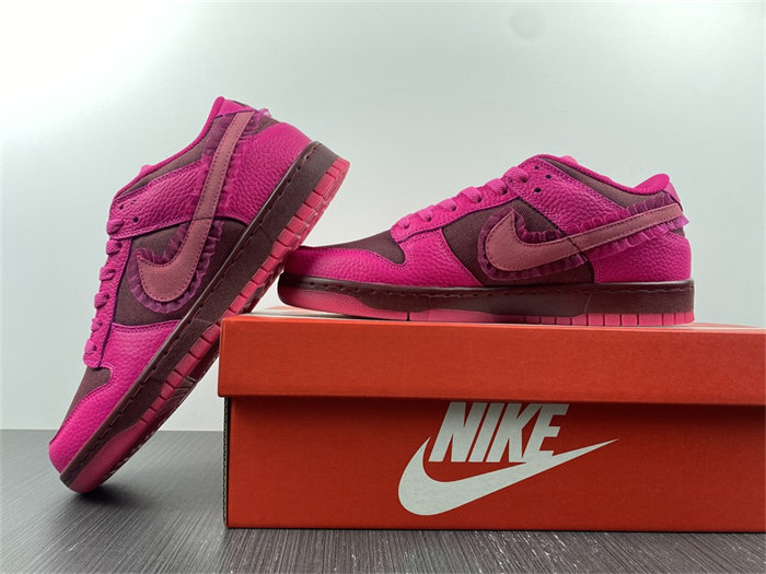 NK Dunk Low Valentine's Day DQ9324-600