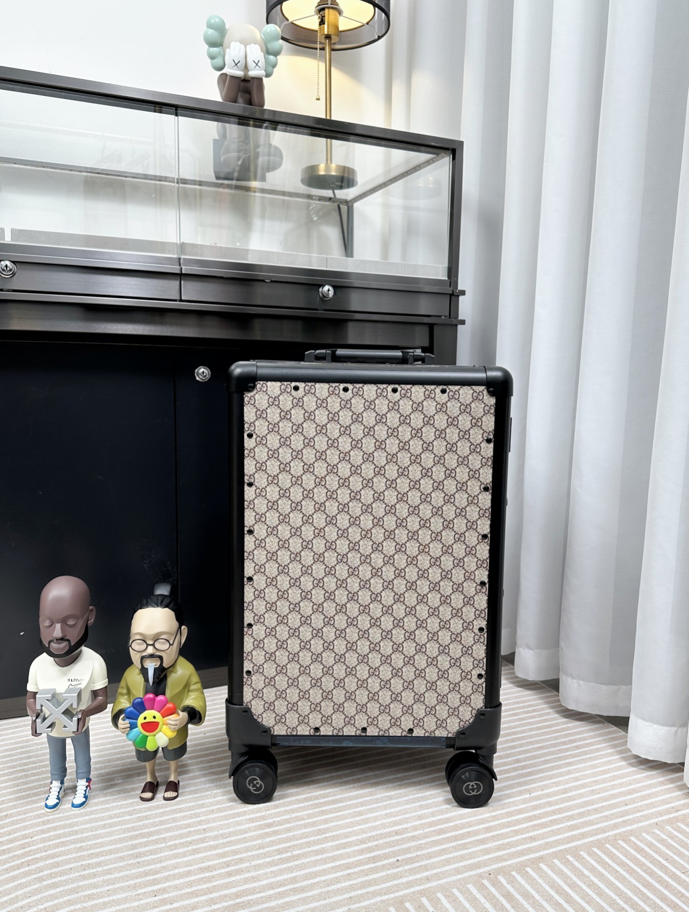 GUC Suitcase Size：37x21x57cm（Multiple colors）