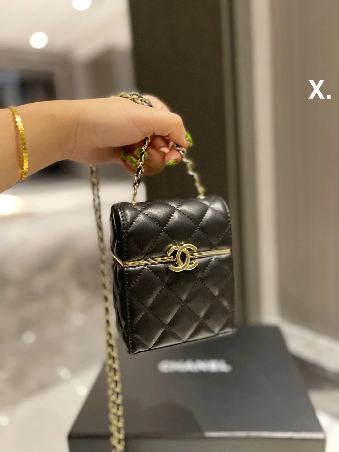 [Chanel] New Limited Edition Small Chain Pouch - Available in 3 Colors