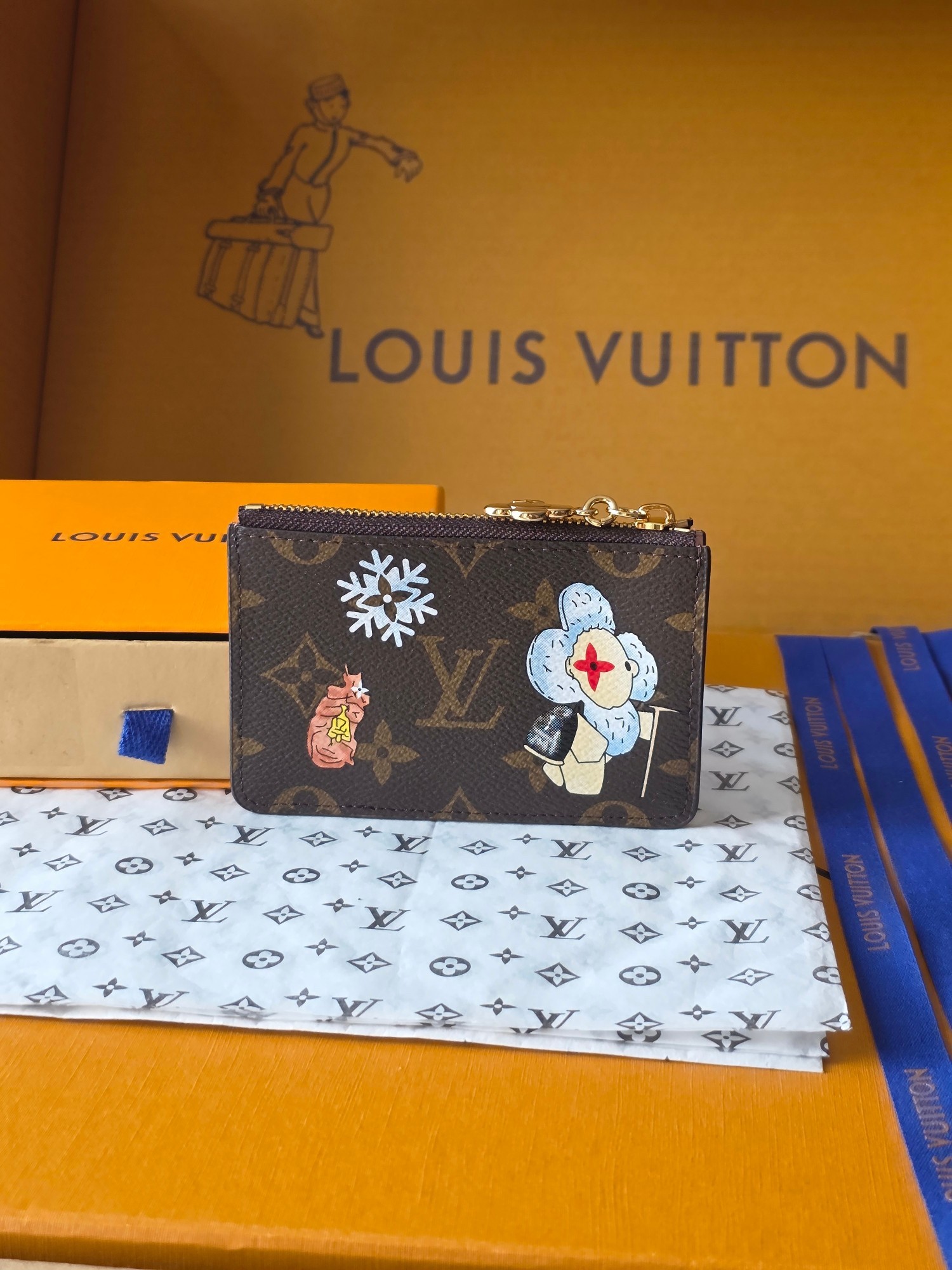 LV CARD HOLDER