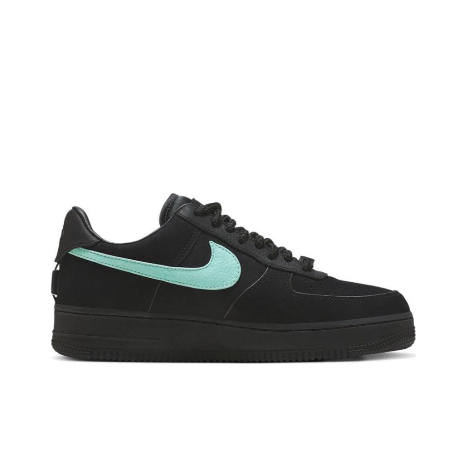🔥限定30個！売り切れ次第終わり！【NIKE |公式サイトは】🔥★送関込★世界中を震撼させた話題のコラボ★◆超人気◆ 雑誌、ＴＶ、映画に登場アイテム♪