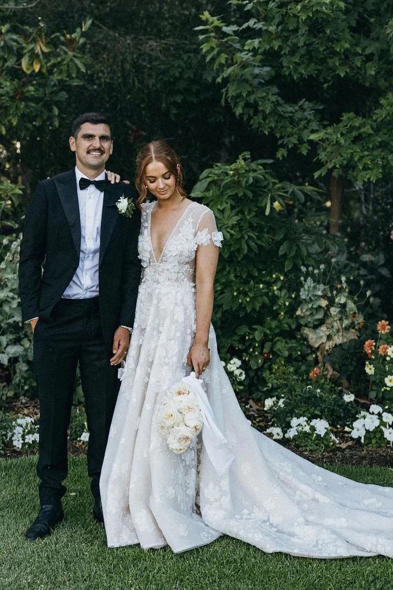 Fairy A Line V Neck Cap Sleeve Tulle Wedding Dress with Lace