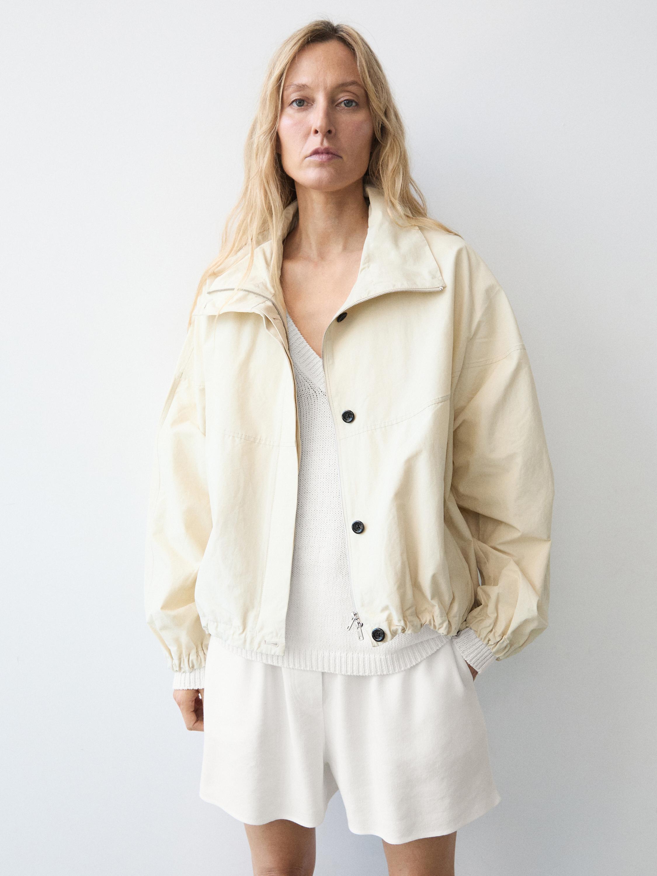 Bermuda corta total look con lino