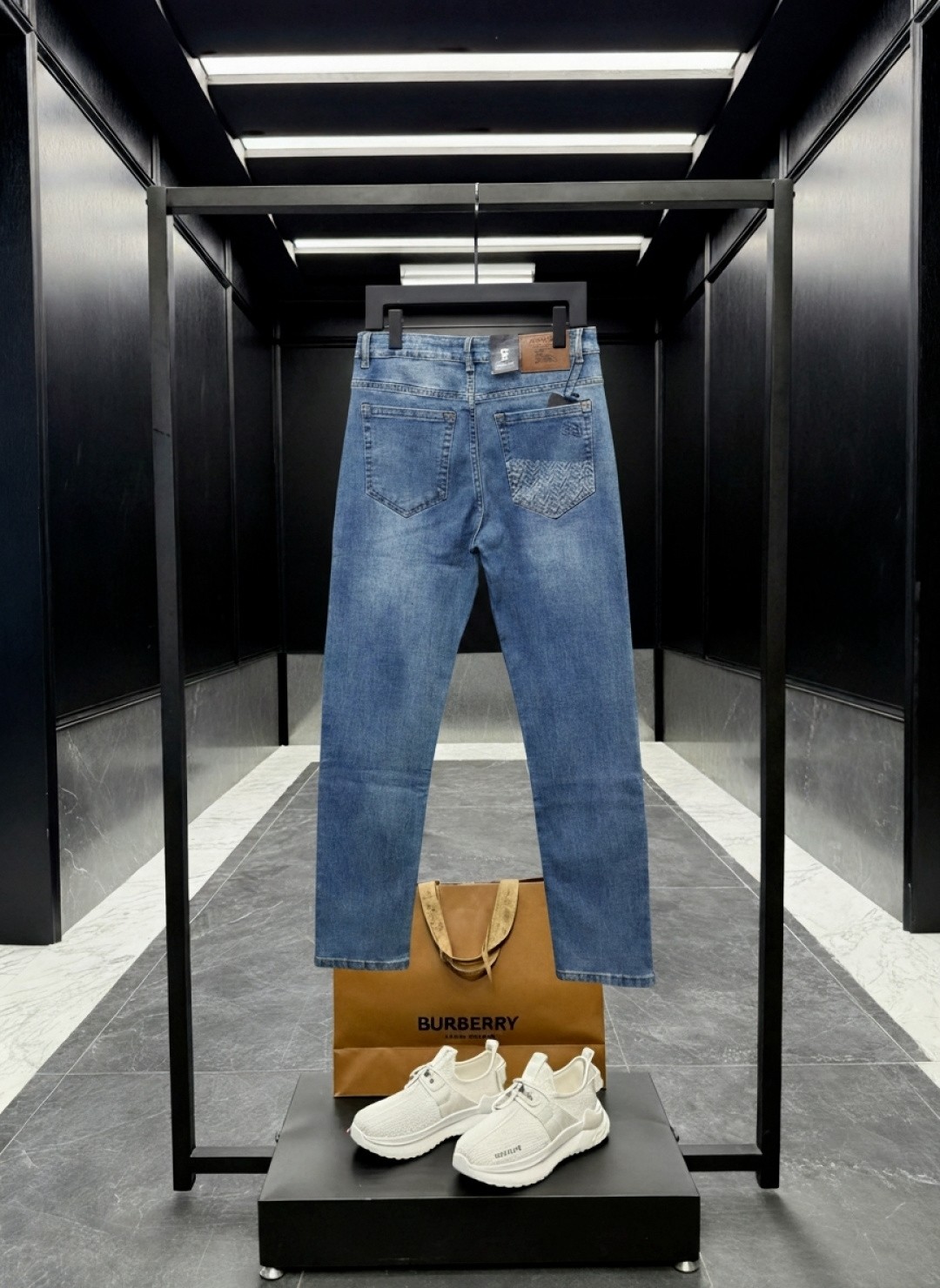 B B R Jeans