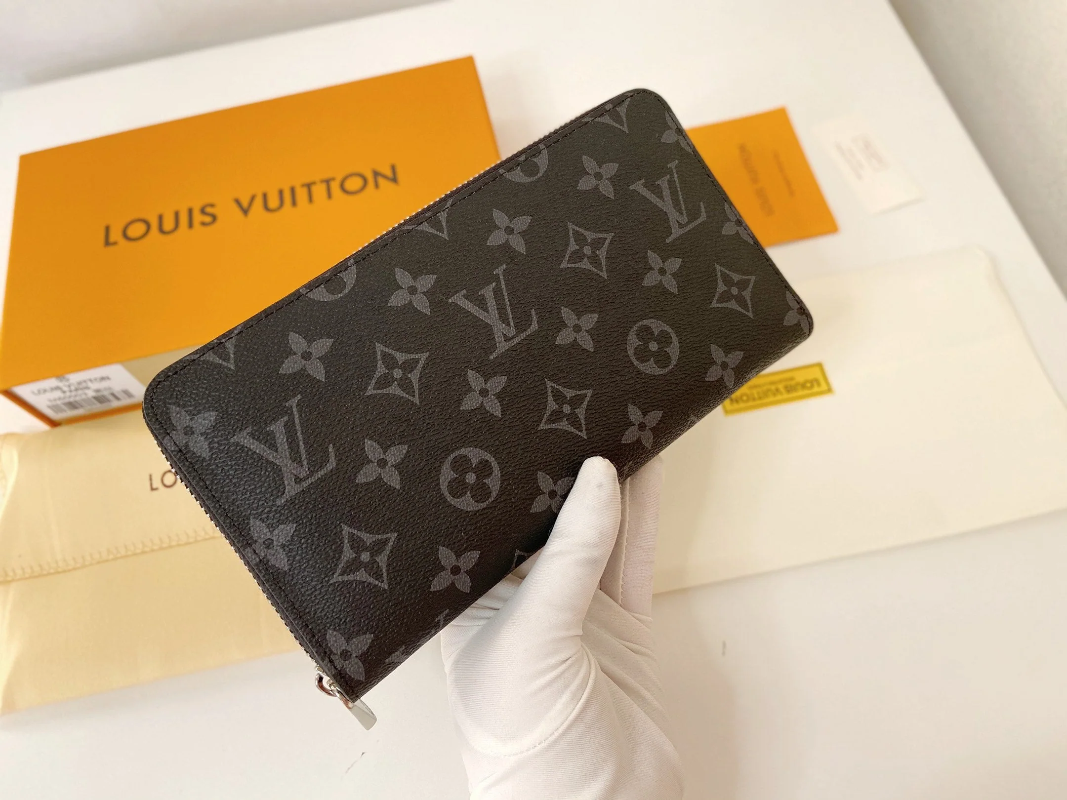 [Louis Vuitton] Zippy Large Capacity Wallet - Limited Time Sale - Popular Model