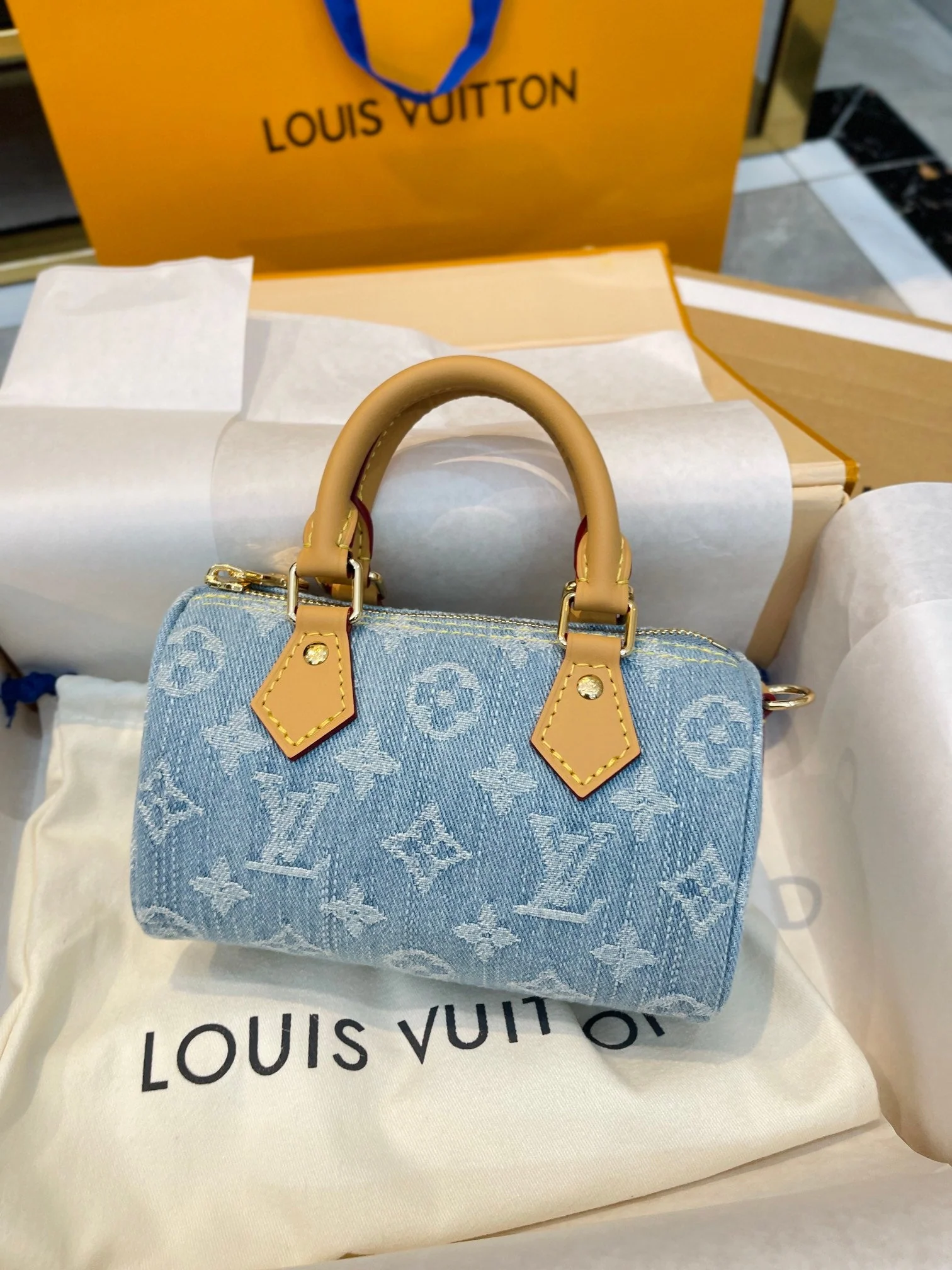 【Louis Vuitton】Fresh denim♪ Nano Speedy♪ Shoulder bag 16