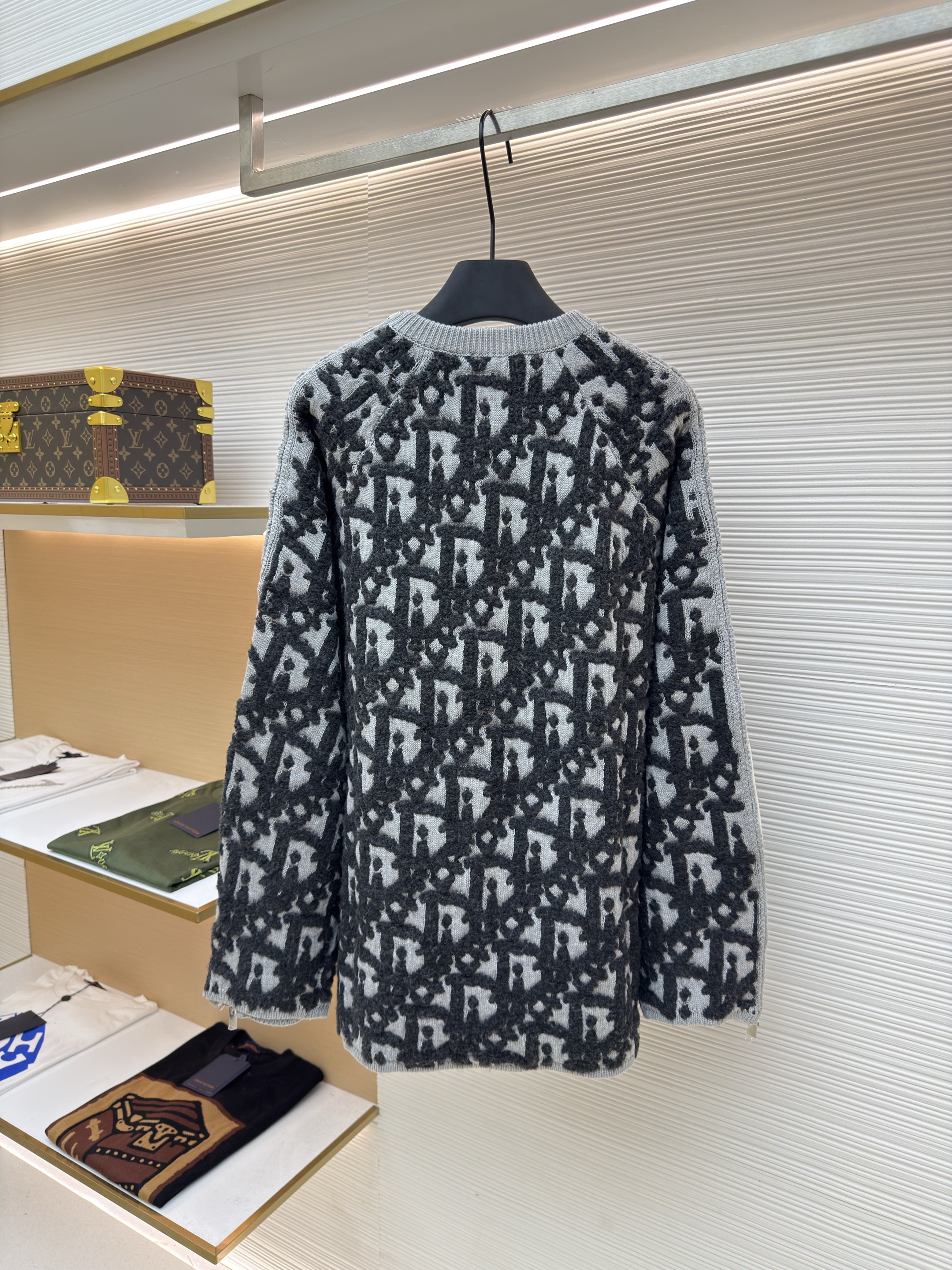 DR Sweater