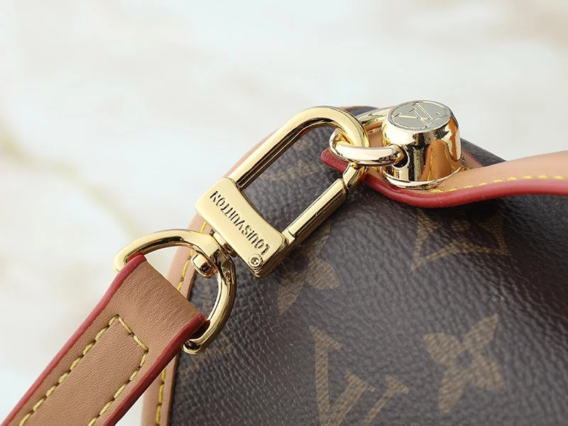 Fashion Big:11.4″x9.4″x3.9″ Small:9.3″x7.1″x3.5″ Genuine Leather Handbag with Adjustable straps BB-9211032