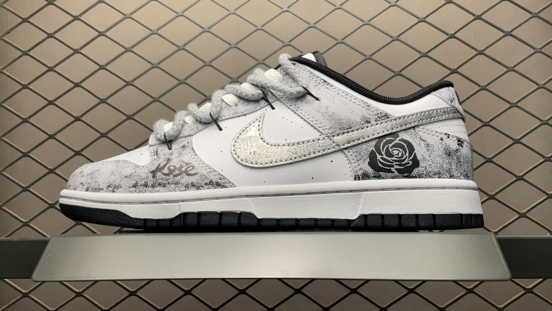 NK Dunk Low Shoes