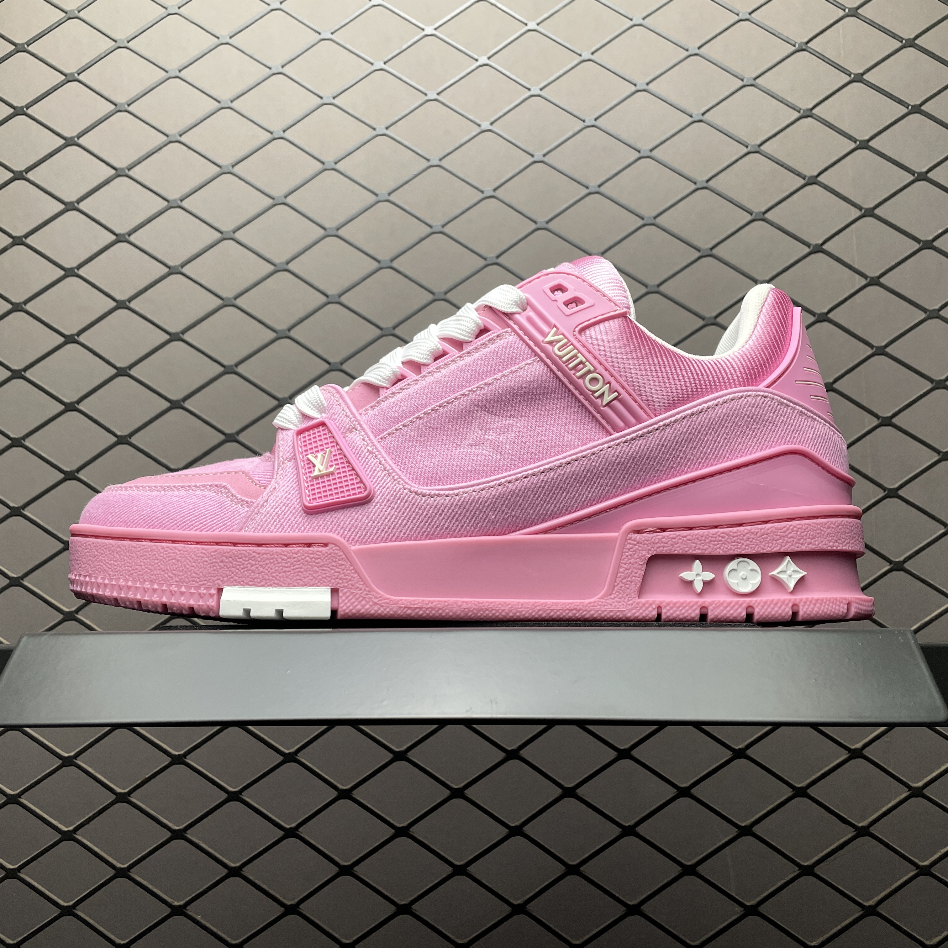 LV TRAINER